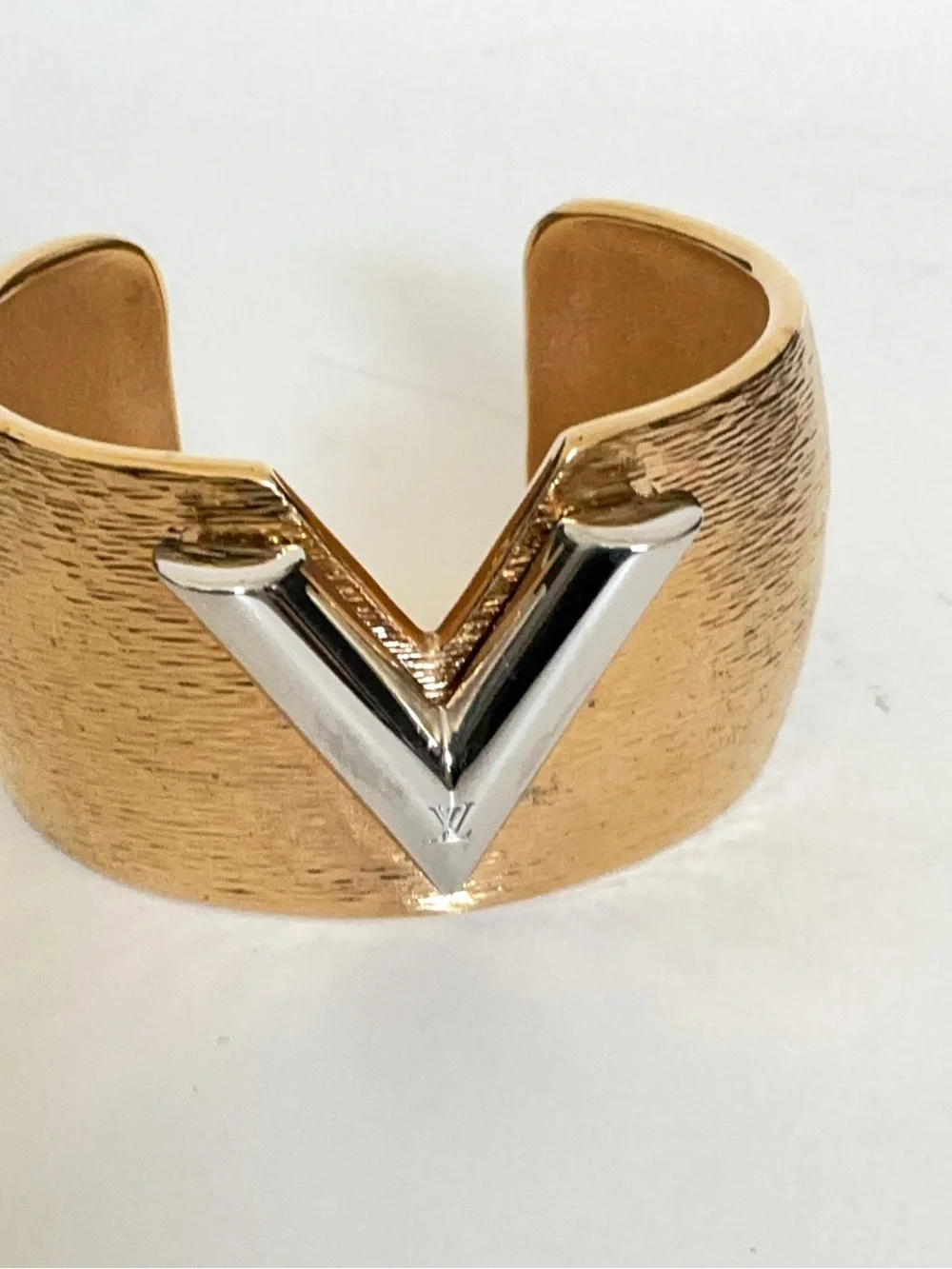 Louis Vuitton Essential V Colorama Cuff Bracelet Gold Tone Interchangeable Vs